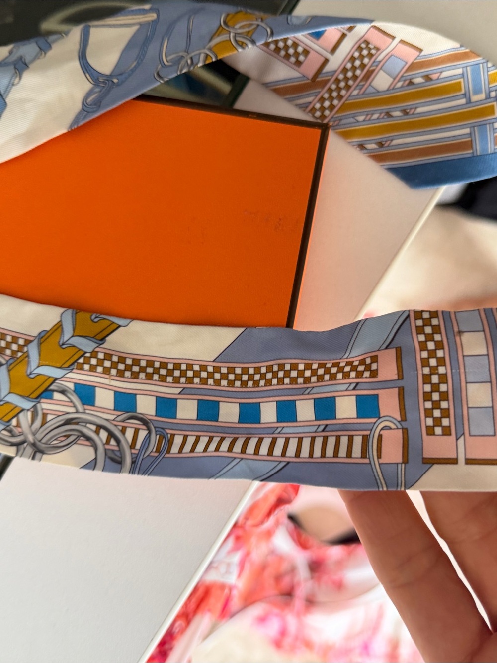 Hermès Silk Twilly in Blue, Yellow, White - Picture 2 of 2
